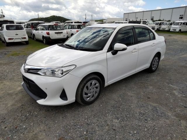 2876 Toyota Corolla axio NRE161 2018 г. (LUM Fukuoka Nyusatsu)